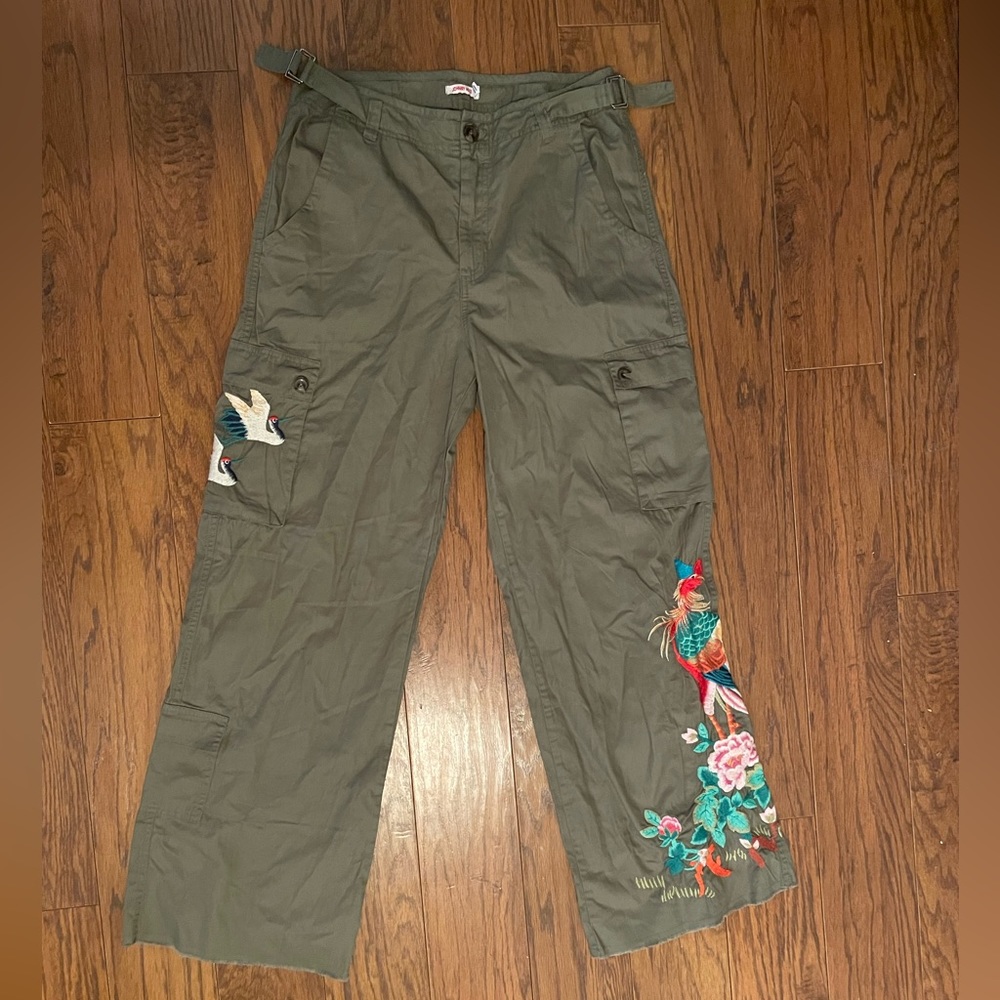 Johnny Was Olive Cargo Pants Embroidered size 8